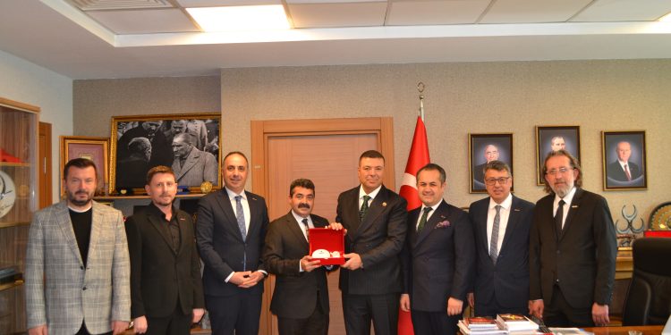 Milliyetçi Hareket Partisi Genel Başkan Yardımcılığına getirilen Ostim bölgemizin sanayici iş insanı  Sayın Özgür Bayraktar beye hayırlı olsun ziyaretinde bulunduk.